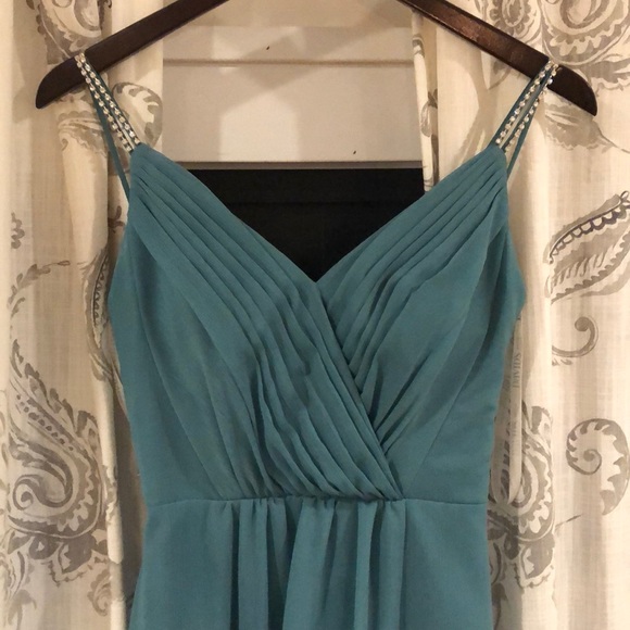 WEDDING DRESS - Picture 2 of 6